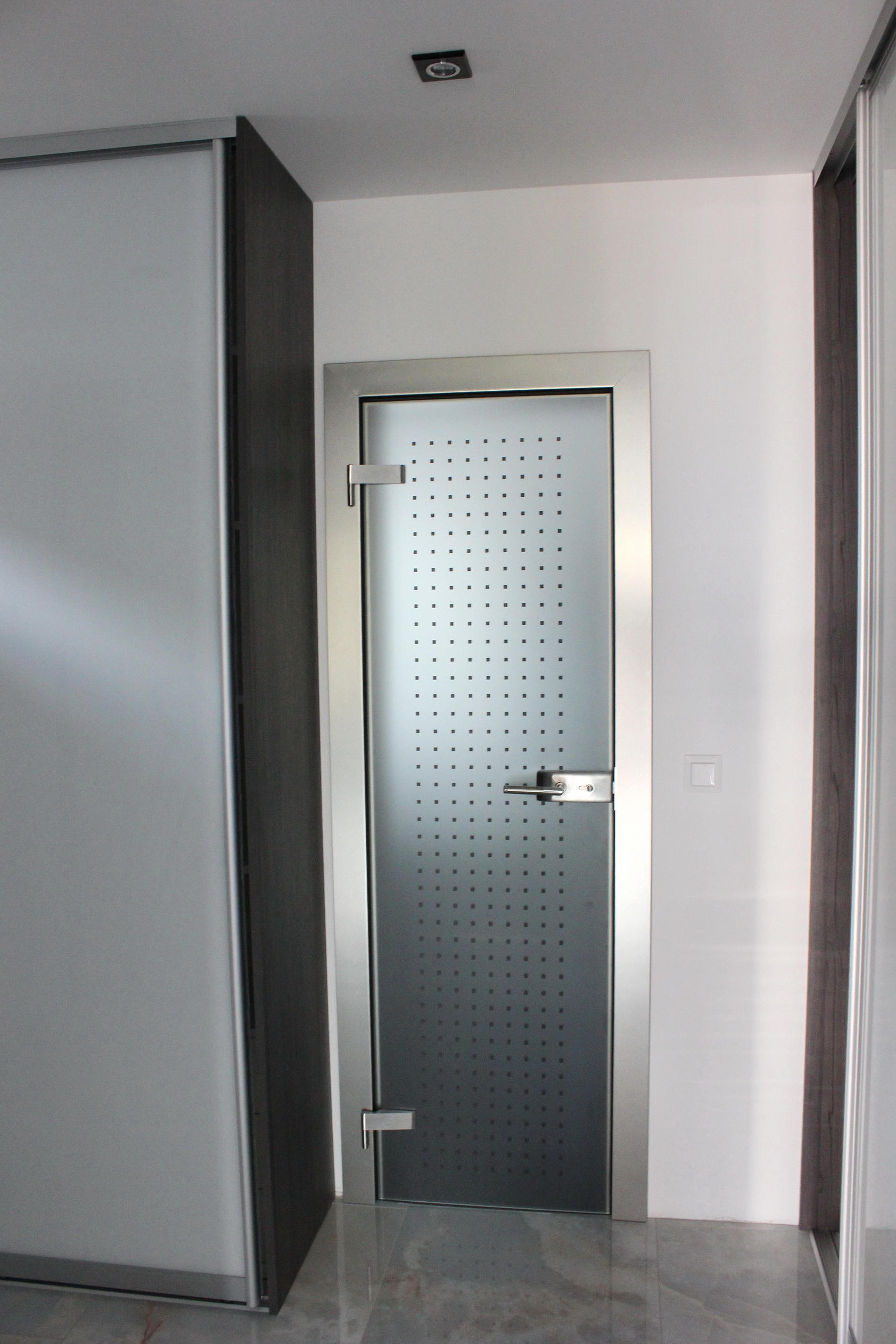 sklenené otočné dvere GG-104.3